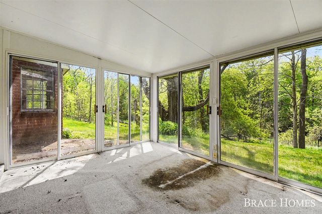 10748 100th Street, Alto, MI 49302