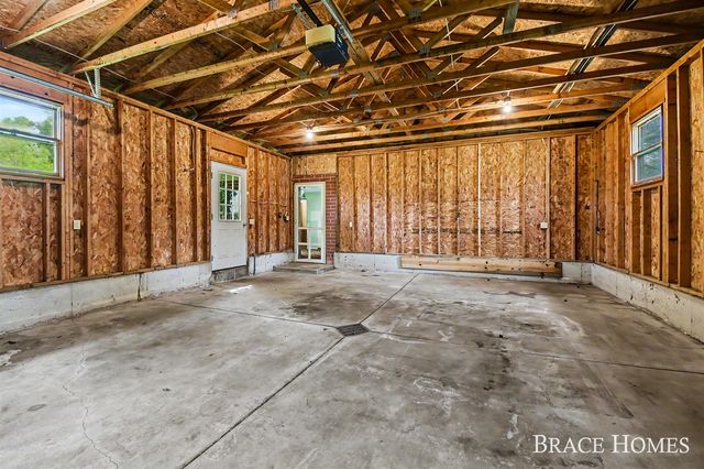 10748 100th Street, Alto, MI 49302