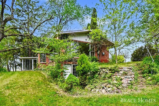 10748 100th Street, Alto, MI 49302