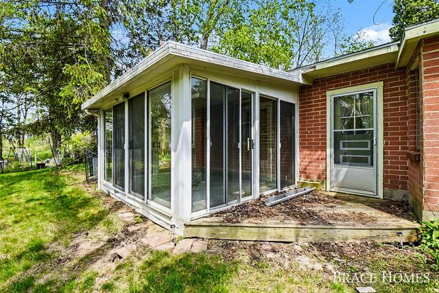 10748 100th Street, Alto, MI 49302