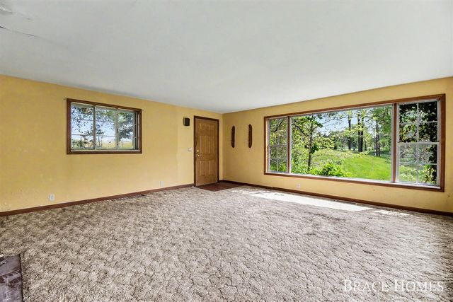 10748 100th Street, Alto, MI 49302