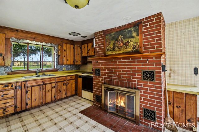 10748 100th Street, Alto, MI 49302