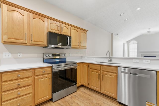 3751 Stoneway Point, Powell, OH 43065