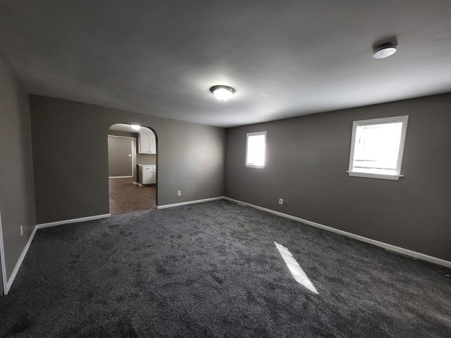 2216 Goulson Avenue, Warren, MI 48091