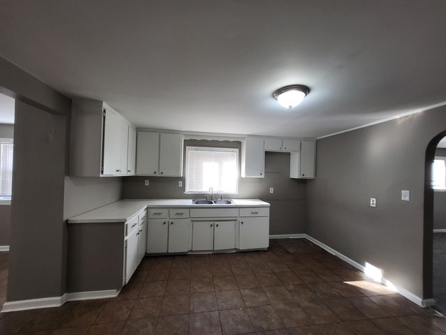 2216 Goulson Avenue, Warren, MI 48091