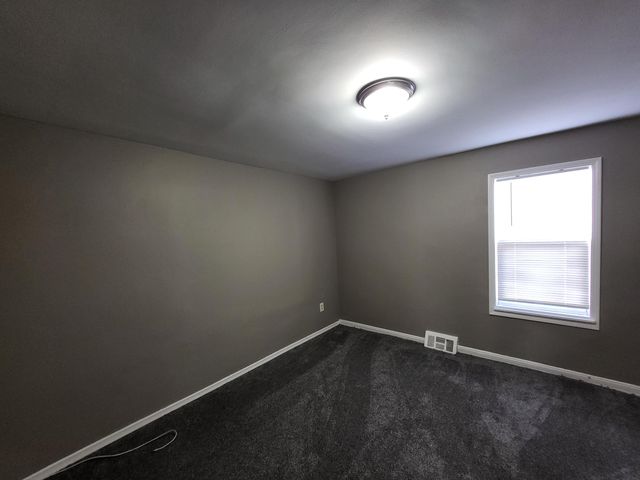 2216 Goulson Avenue, Warren, MI 48091