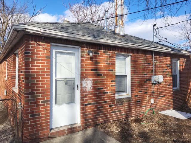 2216 Goulson Avenue, Warren, MI 48091