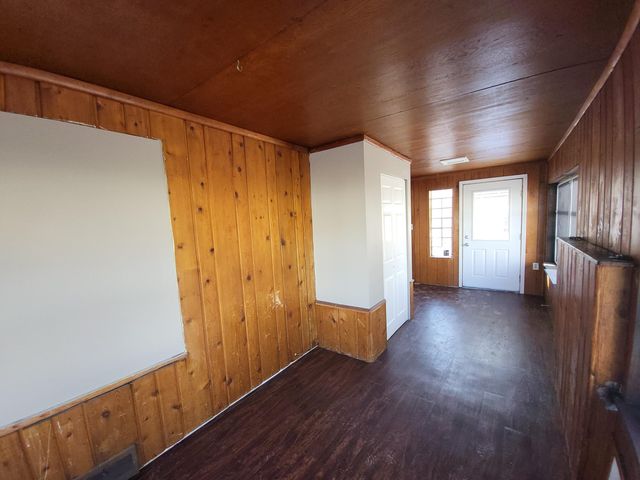 2216 Goulson Avenue, Warren, MI 48091