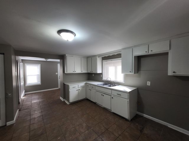 2216 Goulson Avenue, Warren, MI 48091