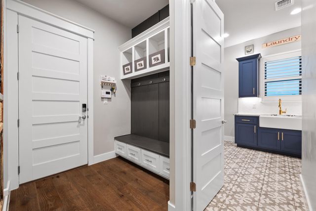 401 Highland Bluff DR, Georgetown, TX 78633