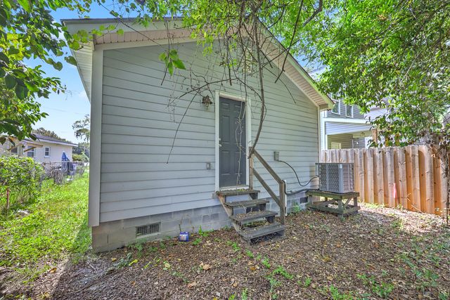 1976 Hugo Avenue, North Charleston, SC 29405