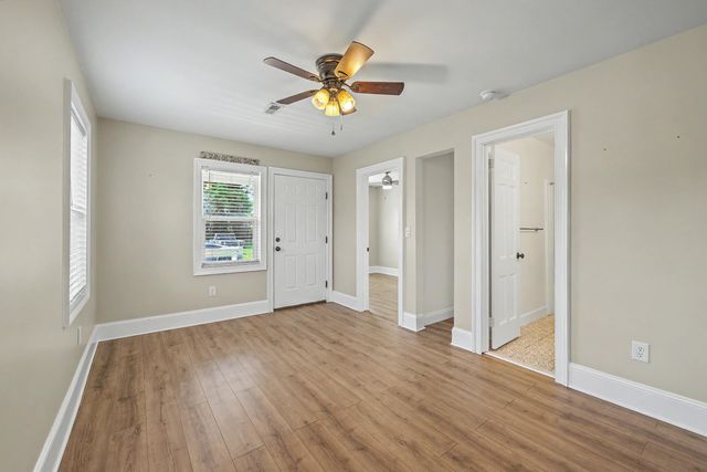 1976 Hugo Avenue, North Charleston, SC 29405