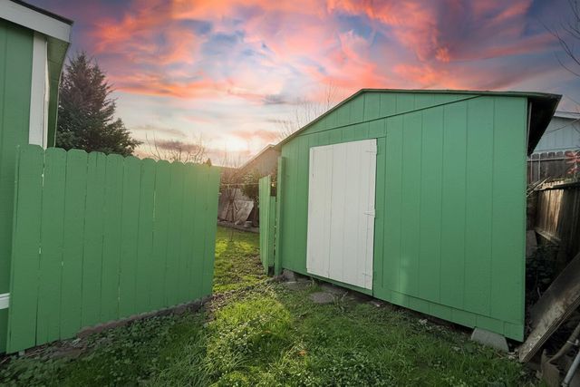 1570 S Peach Street 122, Medford, OR 97501