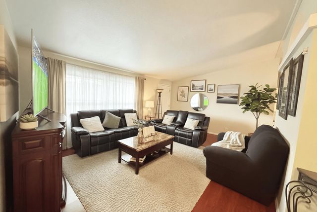 1570 S Peach Street 122, Medford, OR 97501