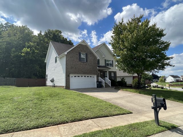 450 Winding Bluff, Clarksville, TN 37040
