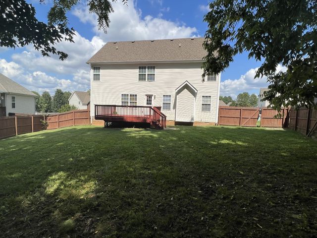 450 Winding Bluff, Clarksville, TN 37040
