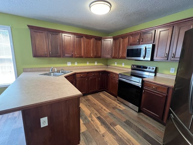 450 Winding Bluff, Clarksville, TN 37040