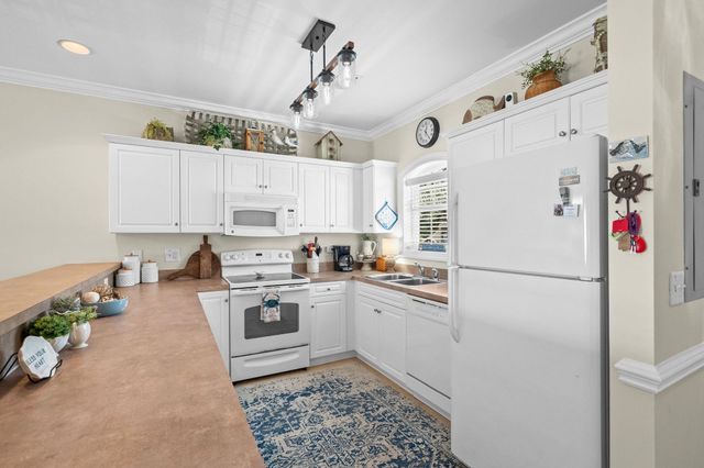 4136 Hibiscus Dr Unit 202, Little River, SC 29566