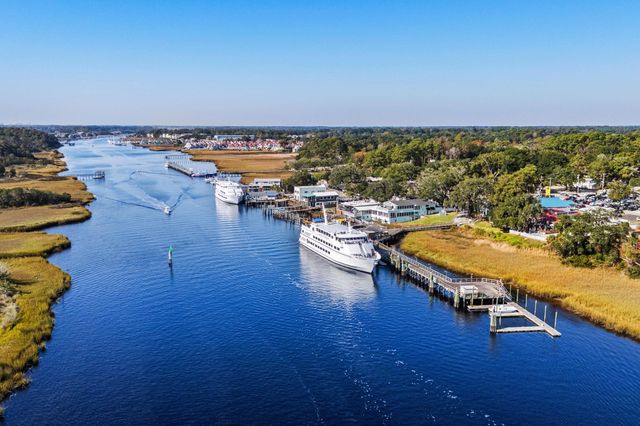 4136 Hibiscus Dr Unit 202, Little River, SC 29566