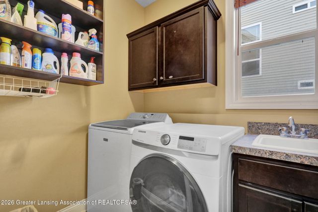 2559 Sophiea Parkway, Okemos, MI 48864