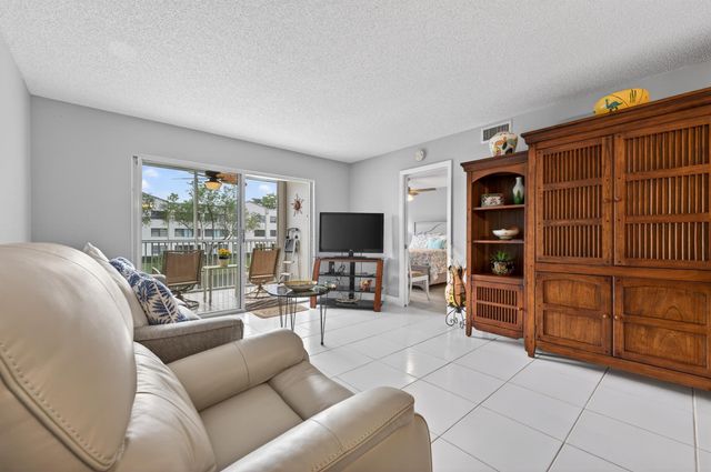 7142 S Devon Drive 210, Tamarac, FL 33321