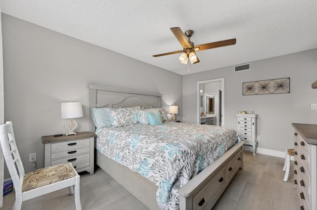 7142 S Devon Drive 210, Tamarac, FL 33321