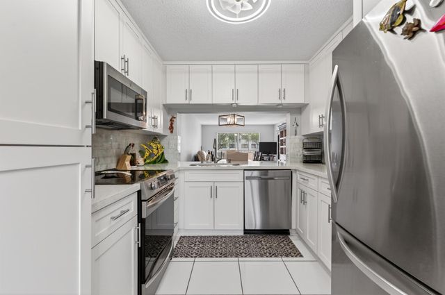 7142 S Devon Drive 210, Tamarac, FL 33321