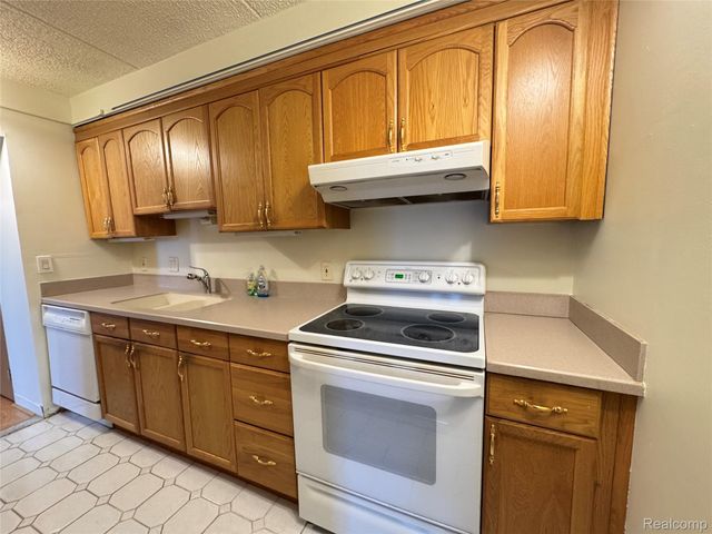 21800 Morley Avenue 1205, Dearborn, MI 48124