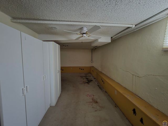 2701 SW Harland CT, Topeka, KS 66604
