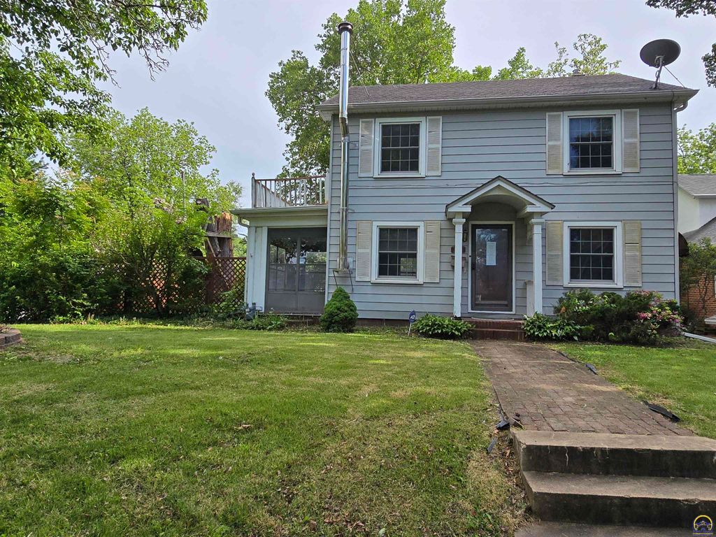 2701 SW Harland CT, Topeka, KS 66604