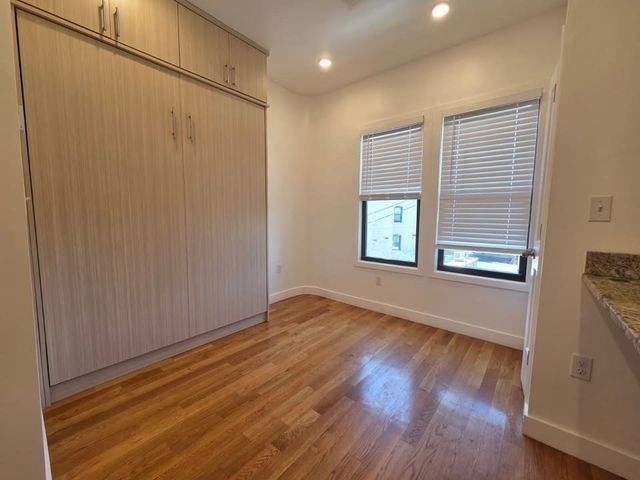 21 Fifth St 24, Chelsea, MA 02150