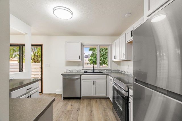 6912 N N MONROE St, Spokane, WA 99208
