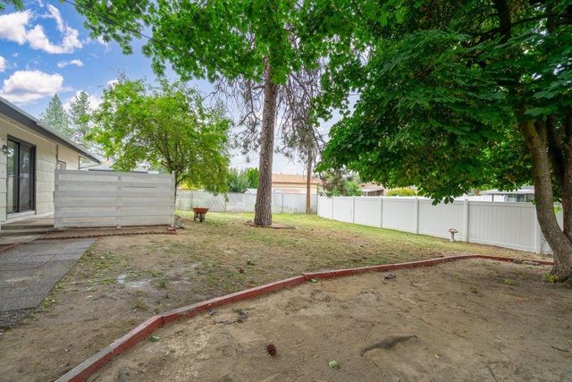 6912 N N MONROE St, Spokane, WA 99208