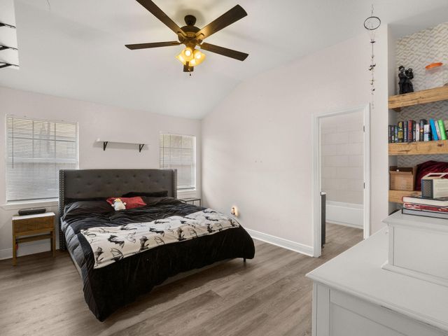 1623 Amour Dr, Leesville, LA 71446