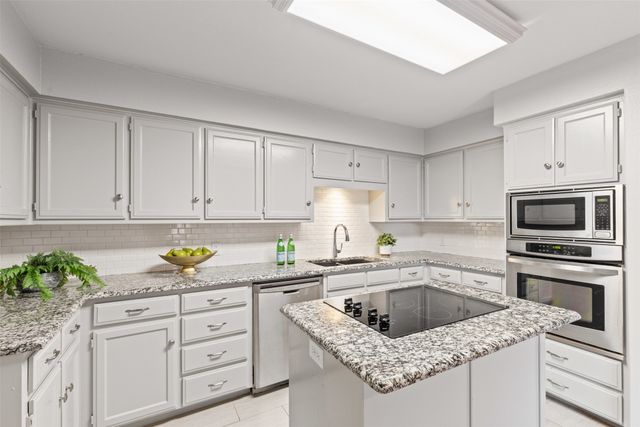 6309 Seabrook Drive, Fort Worth, TX 76132