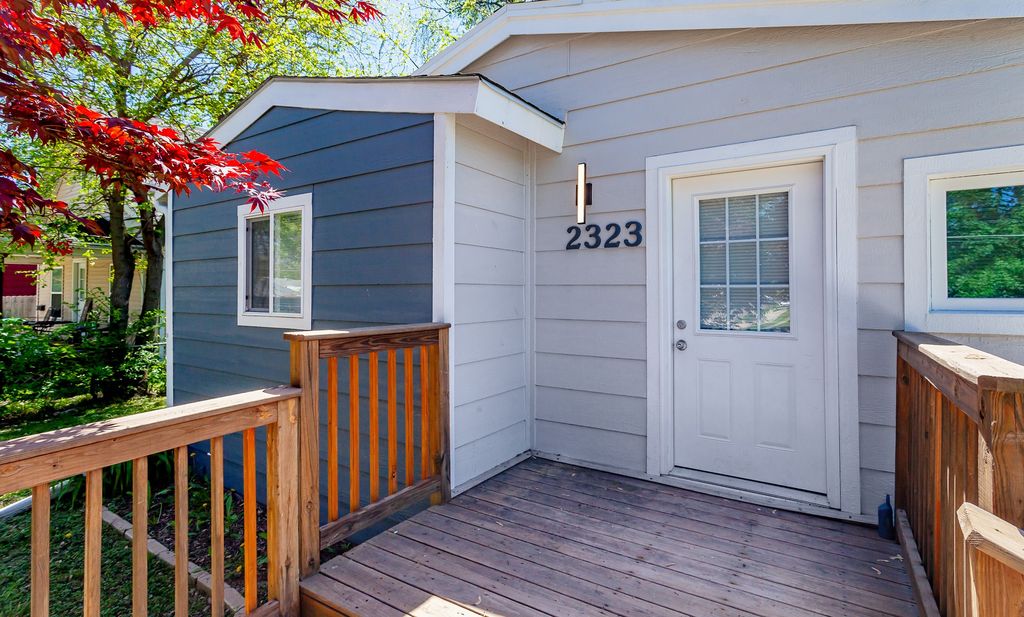 2323 Maple Street, Des Moines, IA 50317