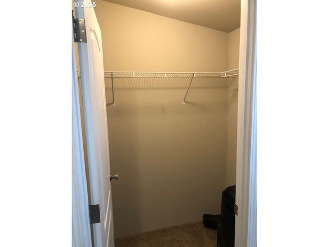 1415 S BERTELSEN Rd 143, Eugene, OR 97402