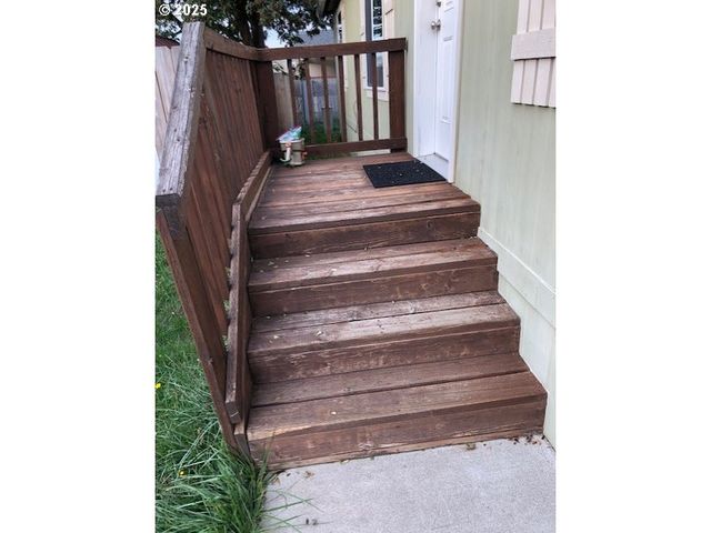 1415 S BERTELSEN Rd 143, Eugene, OR 97402