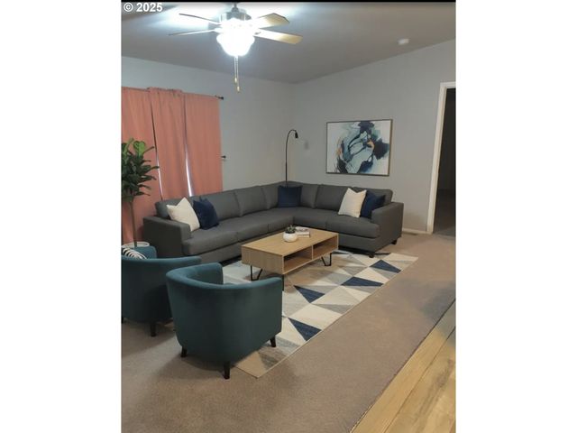 1415 S BERTELSEN Rd 143, Eugene, OR 97402