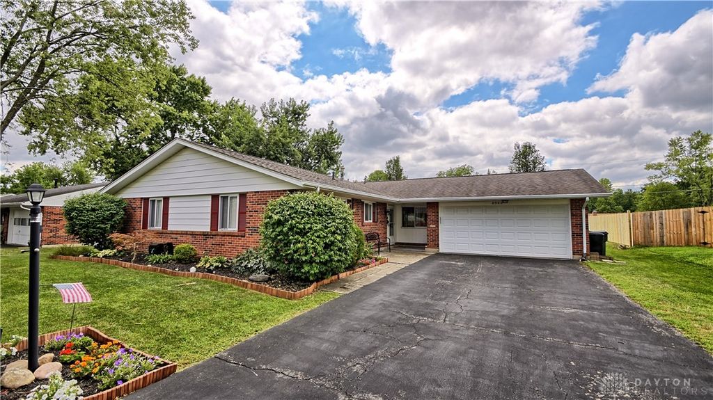 2500 Bellsburg Drive, Dayton, OH 45459