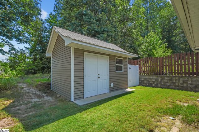 416 Leigh Creek Drive, Simpsonville, SC 29681