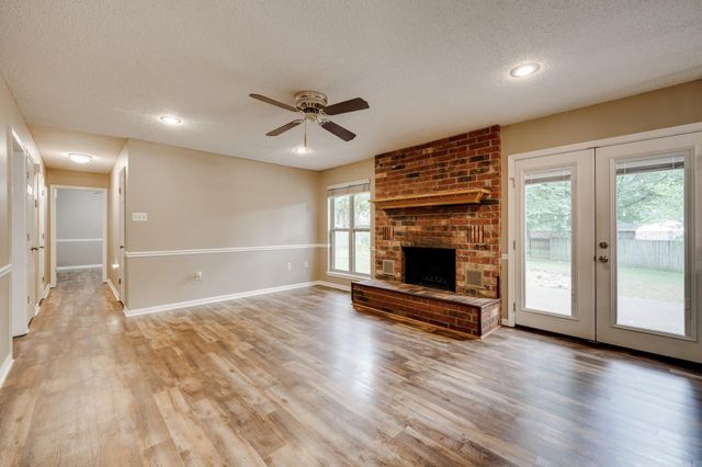 12 Chester Cove, Conway, AR 72034