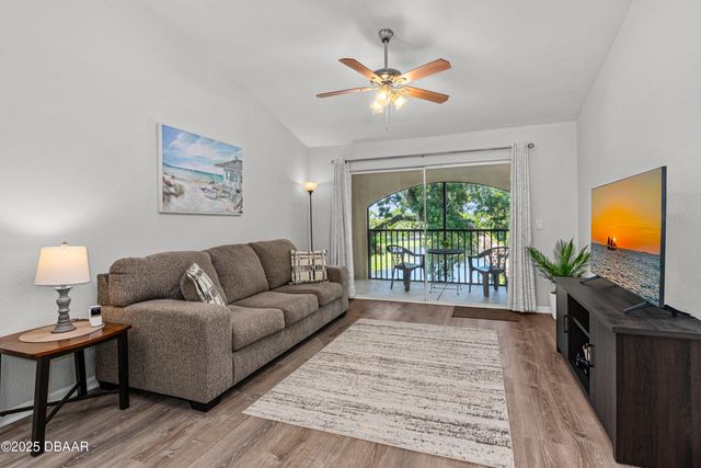 940 Village Trl Unit 2-302, Port Orange, FL 32127