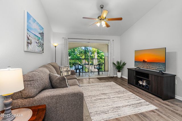 940 Village Trl Unit 2-302, Port Orange, FL 32127