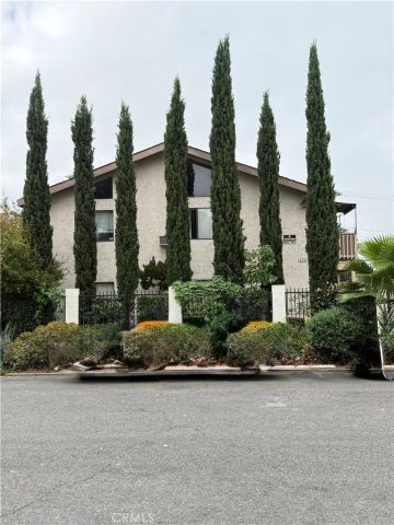 620 E Pine, Santa Ana, CA 92701