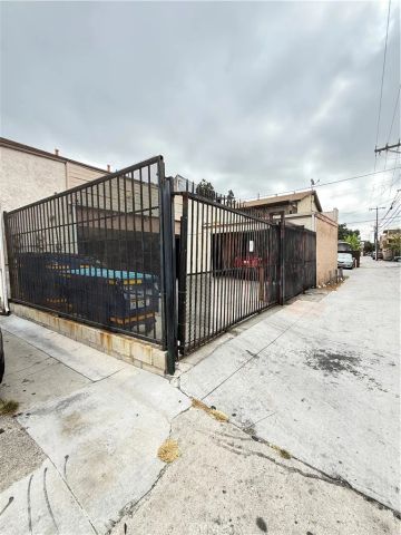 620 E Pine, Santa Ana, CA 92701