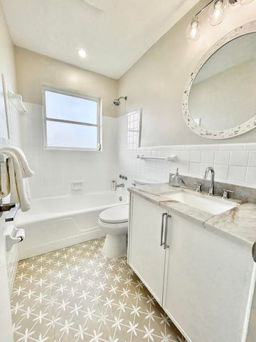 470 NE 45TH Street, Boca Raton, FL 33431