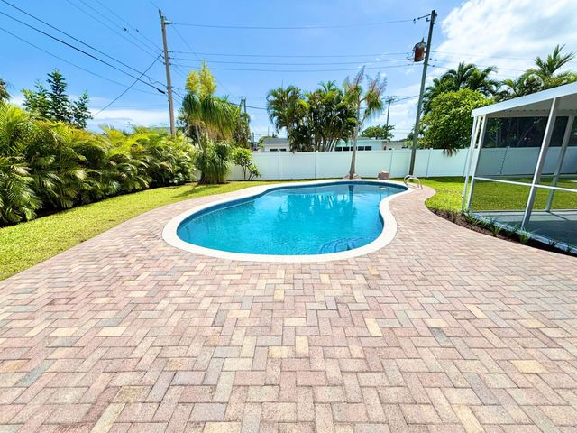 470 NE 45TH Street, Boca Raton, FL 33431