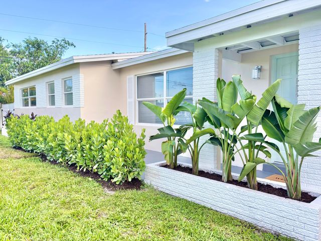 470 NE 45TH Street, Boca Raton, FL 33431