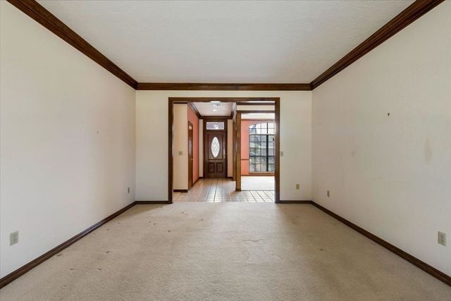 7607 NW Folkstone Way, Lawton, OK 73505